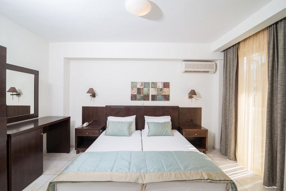 Kateríni Regina Mare Hotel מראה חיצוני תמונה