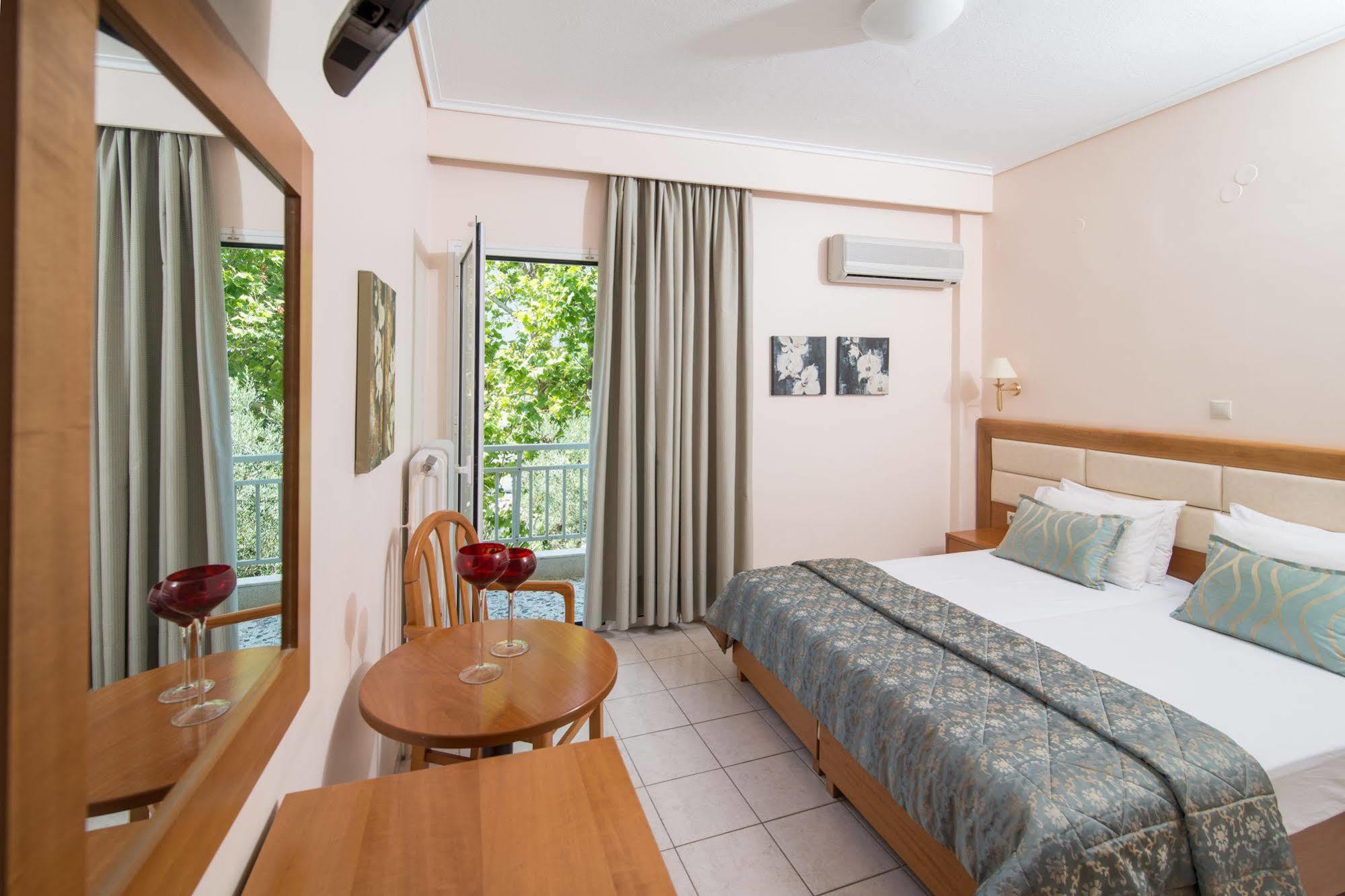 Kateríni Regina Mare Hotel מראה חיצוני תמונה